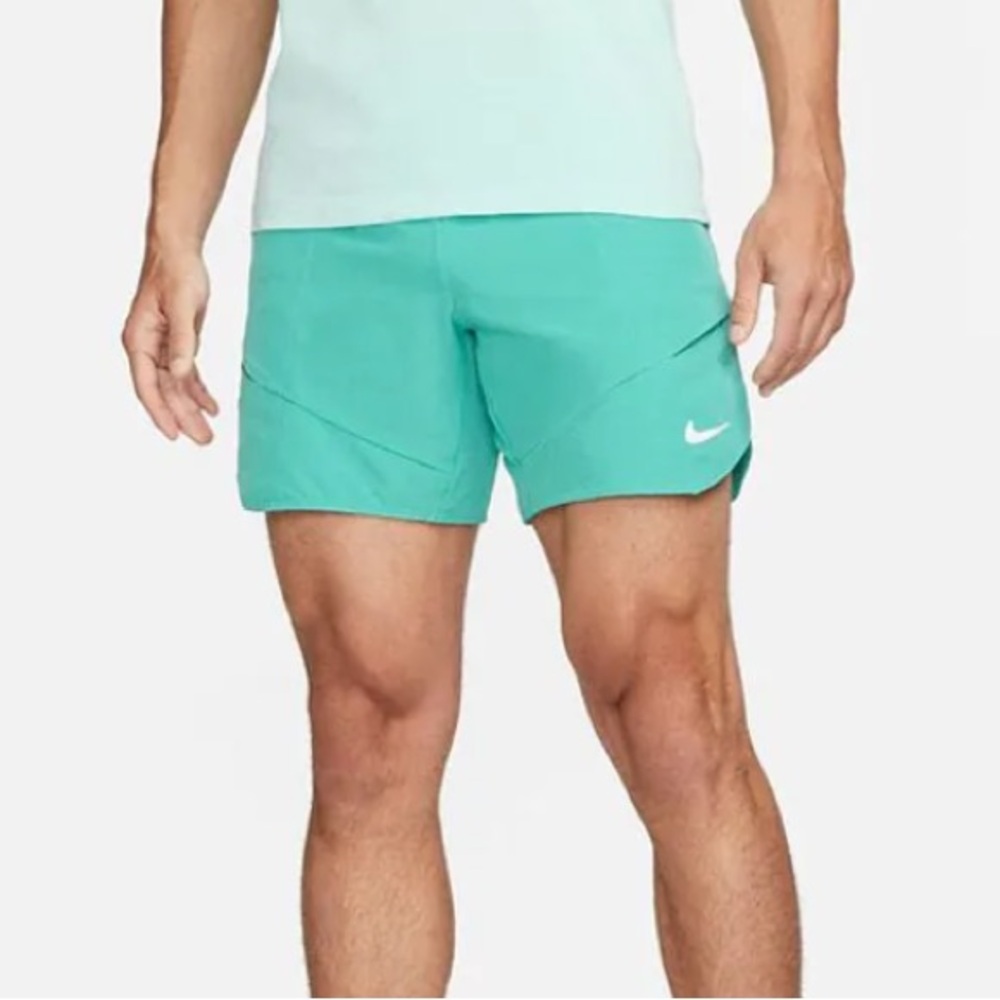 EUC Men’s NikeCourt Dri-FIT Advantage Short 7” inseam